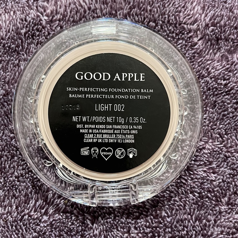 KVD Good Apple Light 002 Skin-Perfecting Hydrating Foundation Balm - Picture 4 of 7